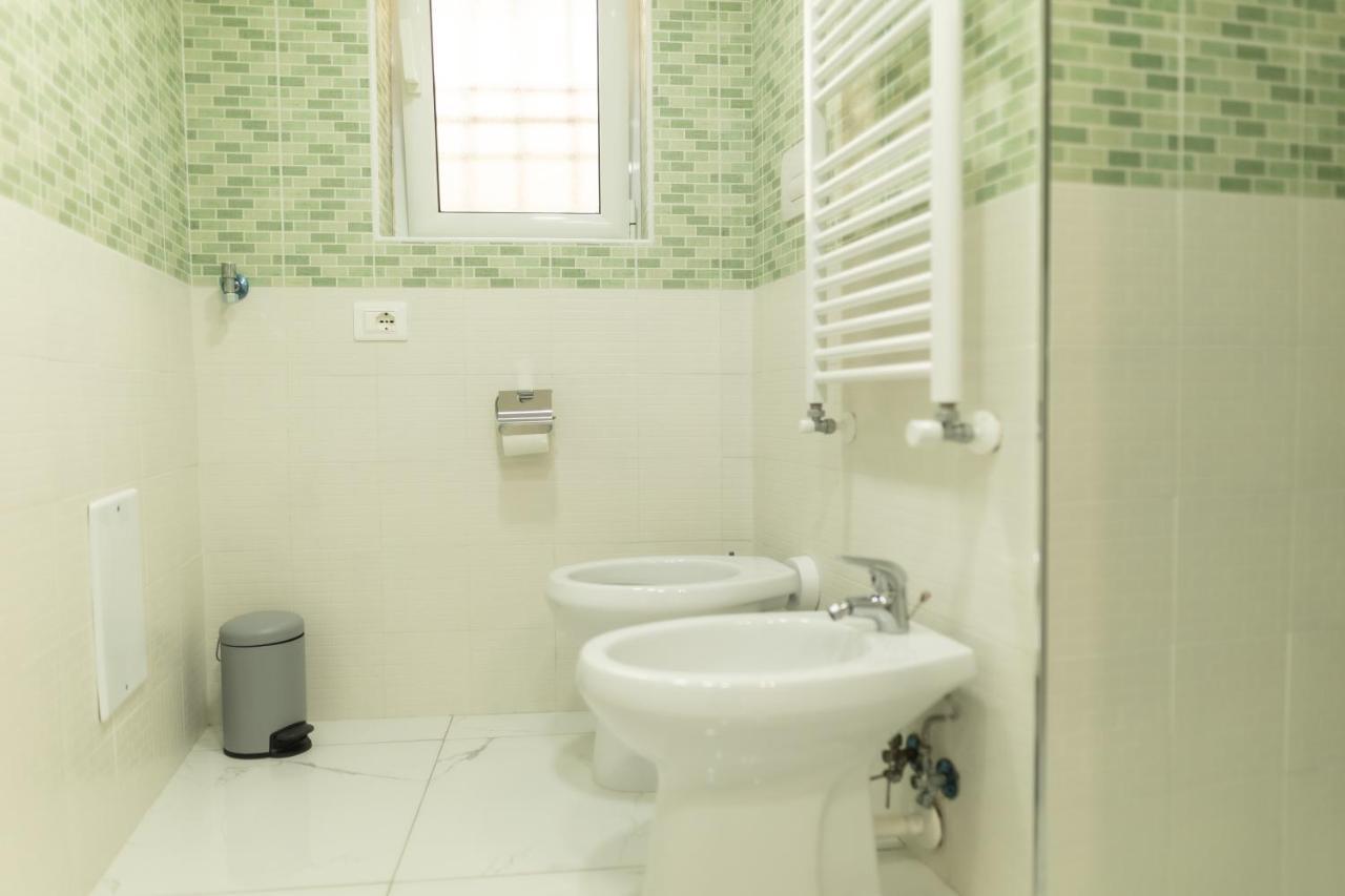 Dimora F&F Apartment Napoli Bagian luar foto