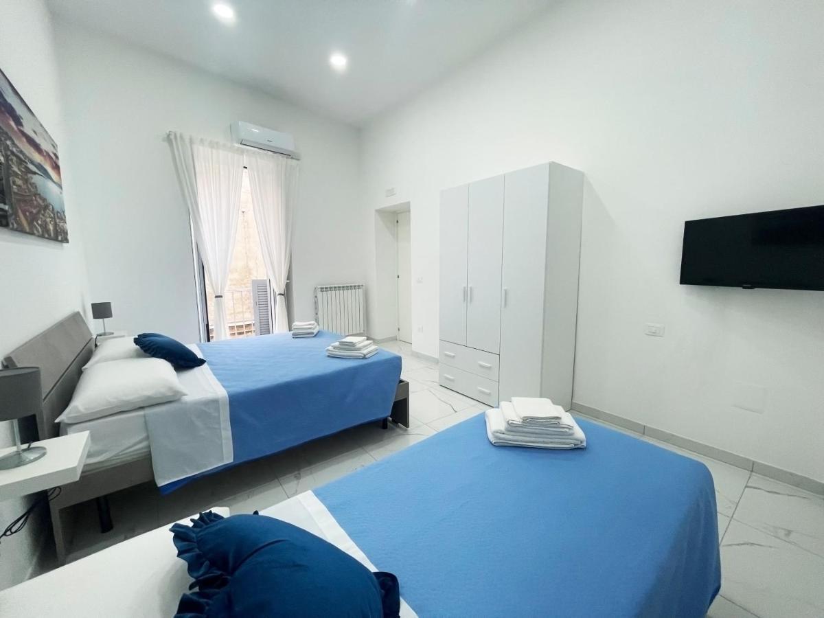 Dimora F&F Apartment Napoli Bagian luar foto