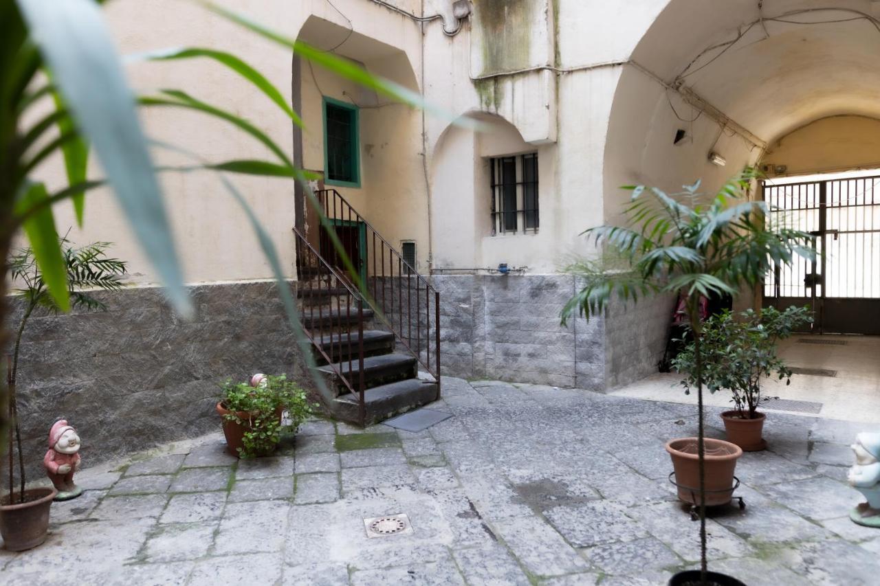 Dimora F&F Apartment Napoli Bagian luar foto