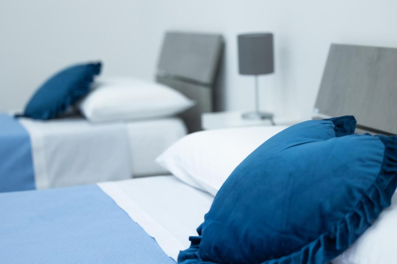 Dimora F&F Apartment Napoli Bagian luar foto