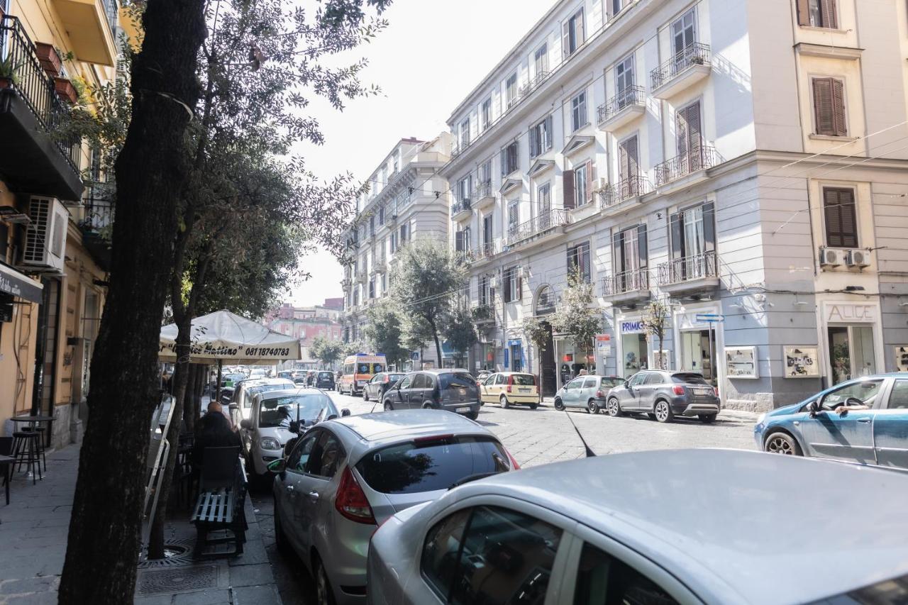 Dimora F&F Apartment Napoli Bagian luar foto