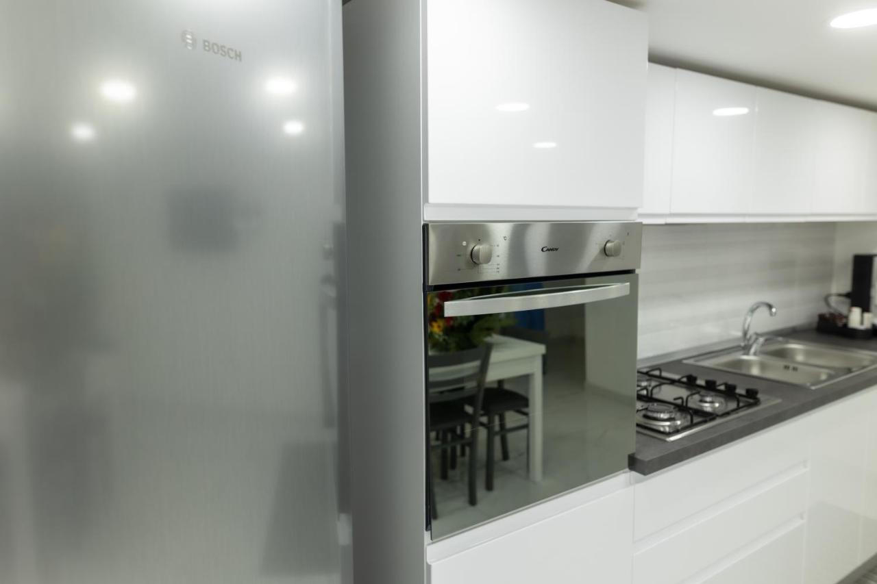 Dimora F&F Apartment Napoli Bagian luar foto