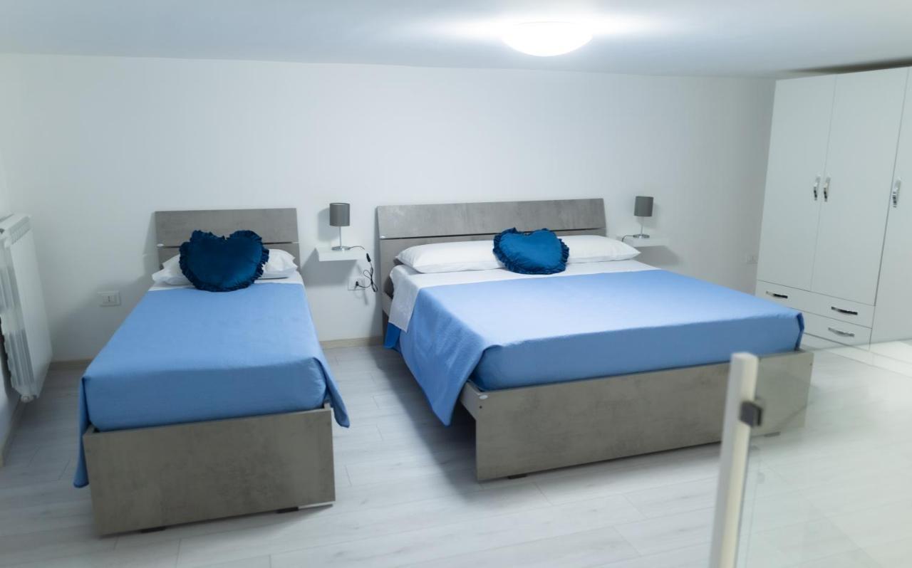 Dimora F&F Apartment Napoli Bagian luar foto