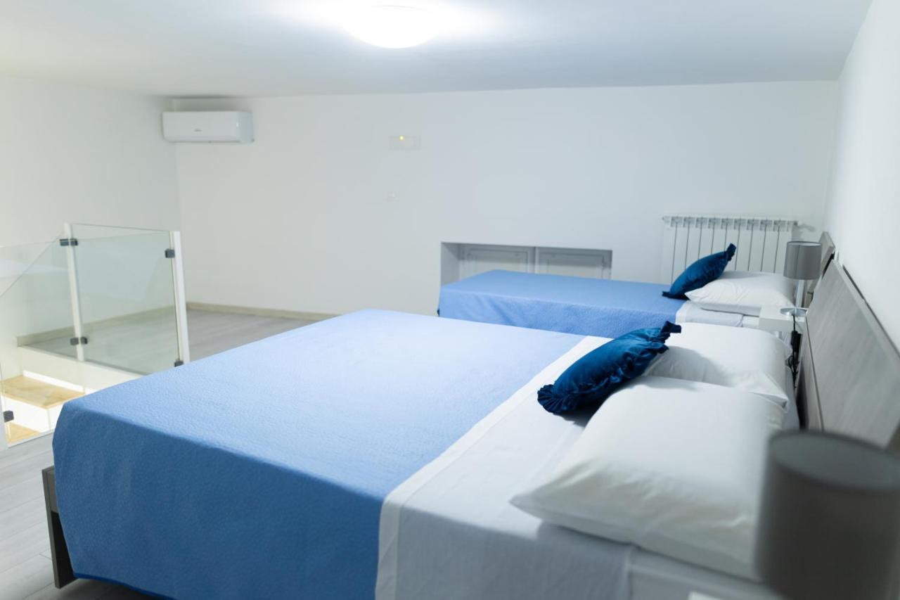 Dimora F&F Apartment Napoli Bagian luar foto